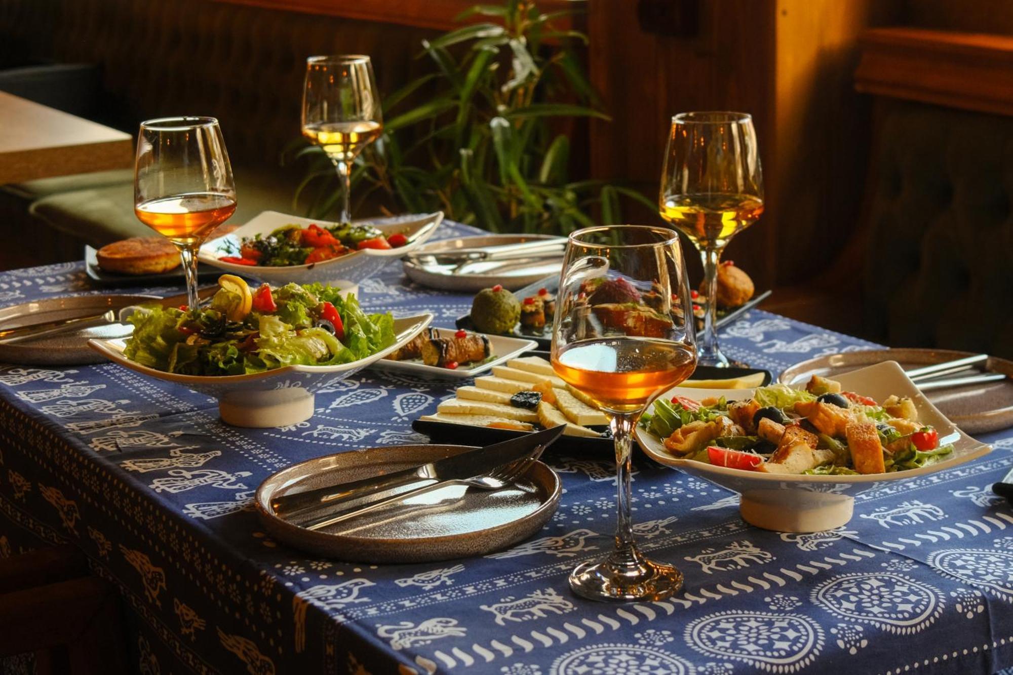 Vinoodor - Ვინოოდორ Hotell Telavi Eksteriør bilde